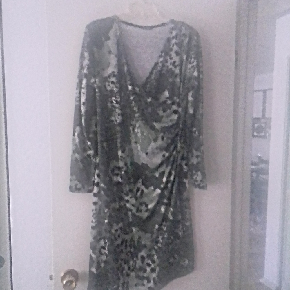 Ladies long sleeve knit dress.